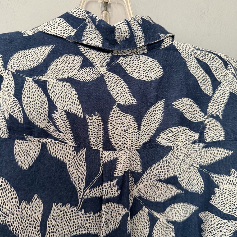 Chico’s Navy & White Leaf-Pattern Button-Down Shi… - image 7